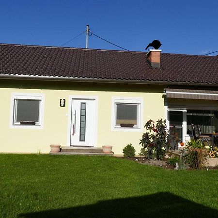 Ferienwohnung Stichauner Bodensdorf Camera foto